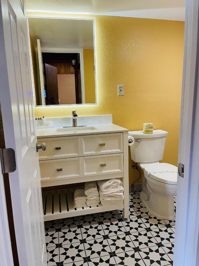 Apple Inn Motel Chelan Ngoại thất bức ảnh